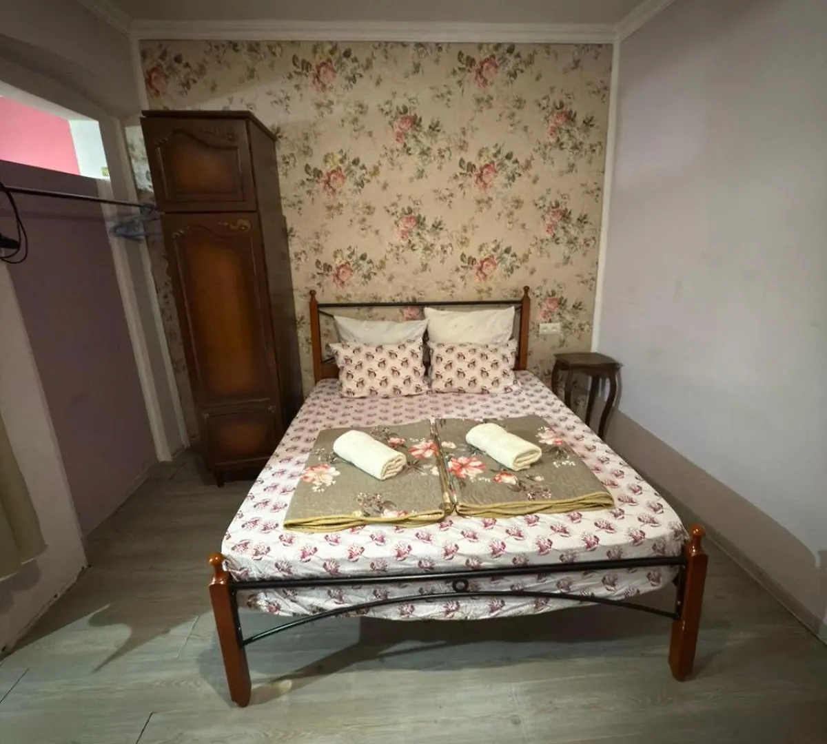 Guest House Nise Tbilisi 2*,