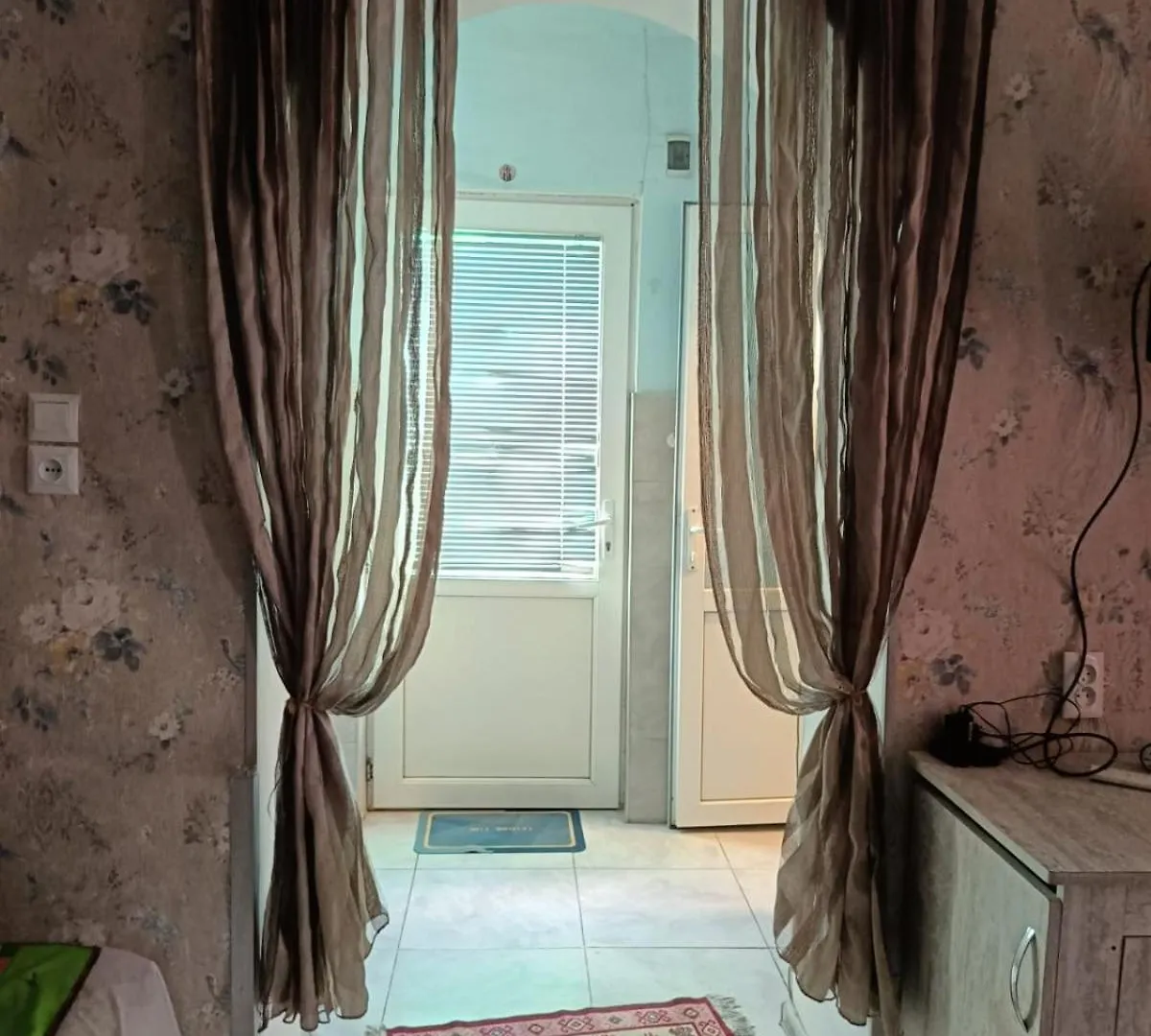 Guest House Nise Tbilisi 2*,